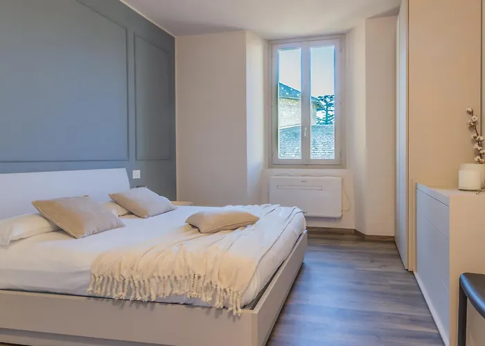 Casa Lenora Bellano